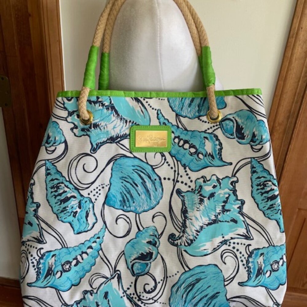 LILLY PULITZER Buena Vista Tote Blue White Shelll Jute Handles - Picture 2 of 16
